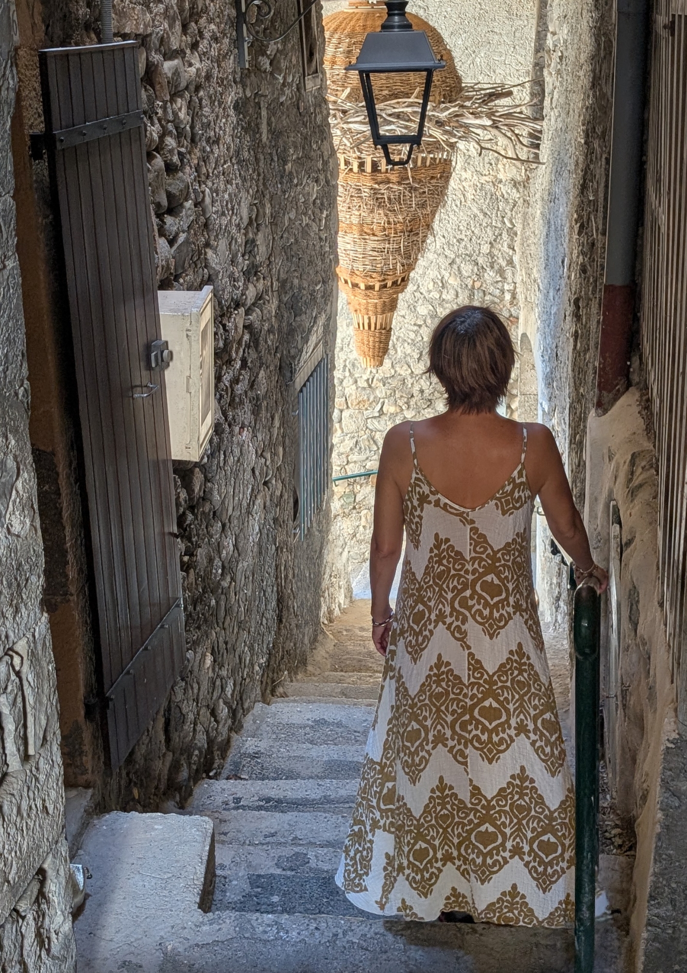 Ruelle escarpée symbolisant le chemin de l'entrepreneur